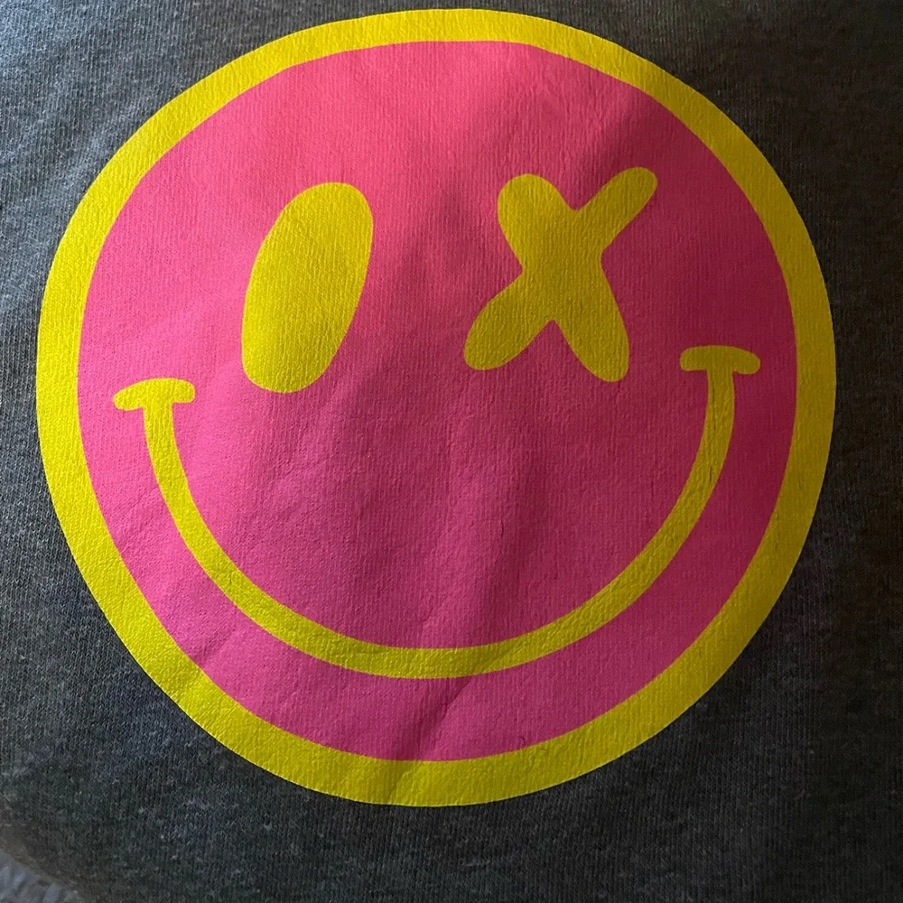 Junk Food Women’s Pullover Hoodie Gray Pink Smiley Face Top, XL